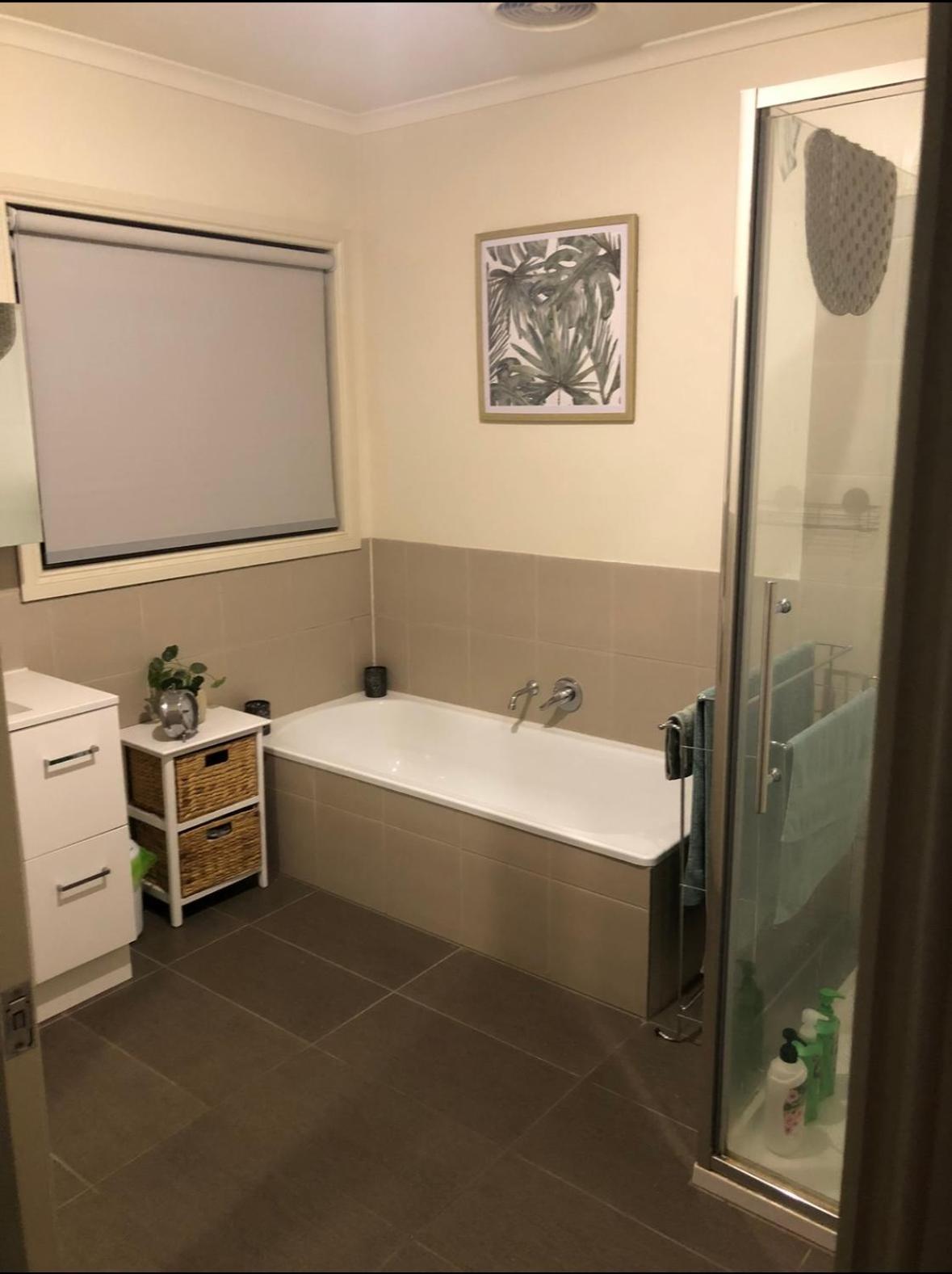 Semi-Private Half House With Games Room & Jacuzzi In Maiden Gully, ベンディゴ エクステリア 写真